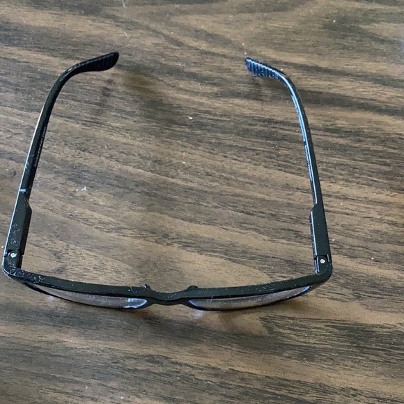 Blue Light Filtering Glare Reducing Lenses - Picture 3 of 8